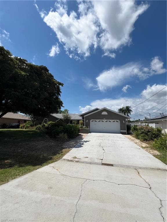 1441 19th TER CAPE CORAL, FL 33990
