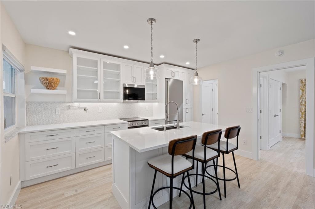 540 4TH AVE S 4 NAPLES, FL 34102