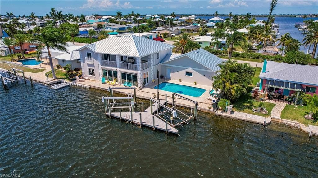 11593 Island AVE MATLACHA, FL 33993