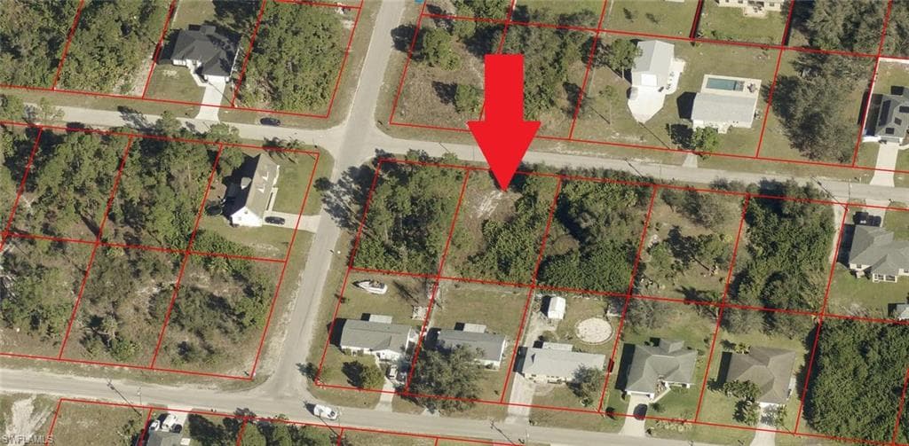 2725 7th ST SW LEHIGH ACRES, FL 33976