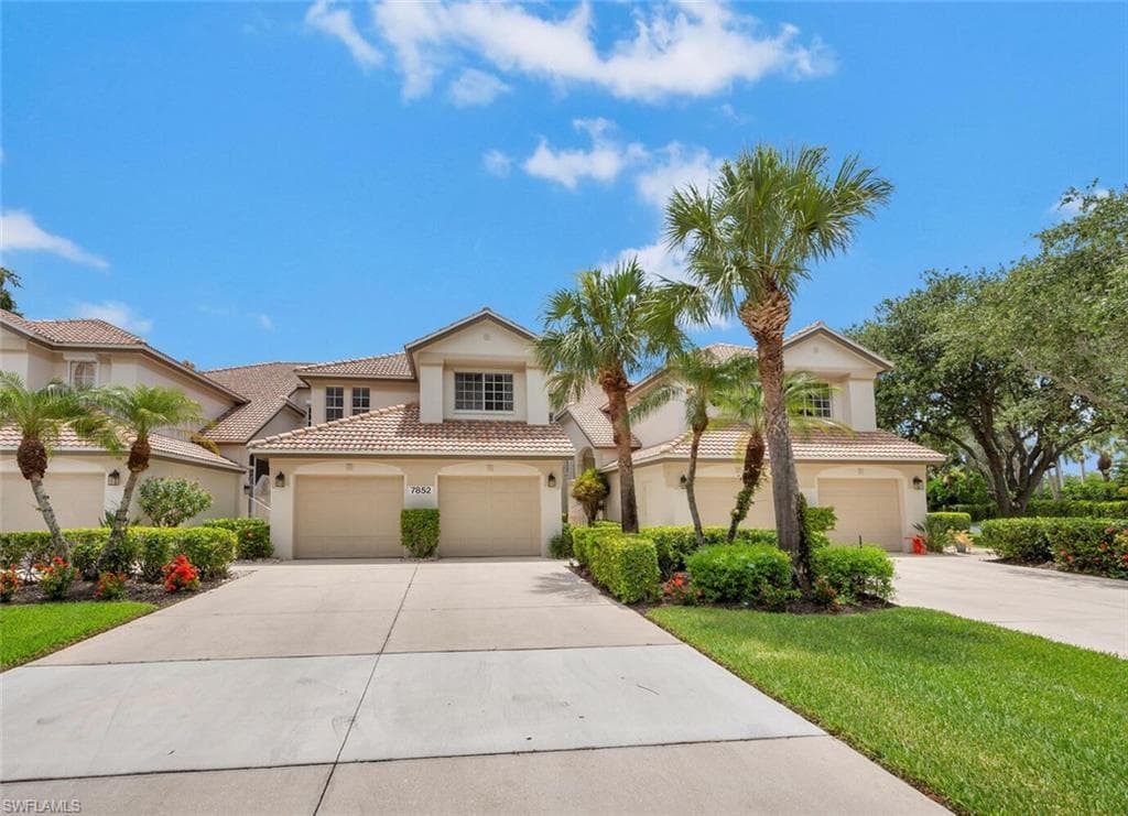 7852 Gardner DR 202 NAPLES, FL 34109