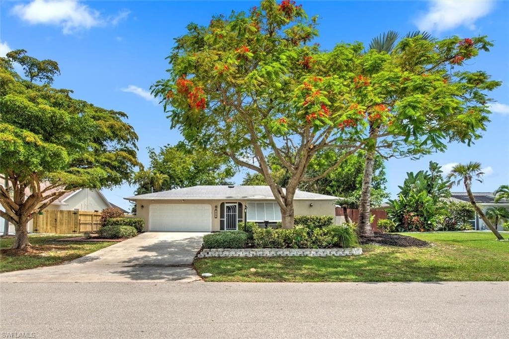 915 SE 19th TER CAPE CORAL, FL 33990