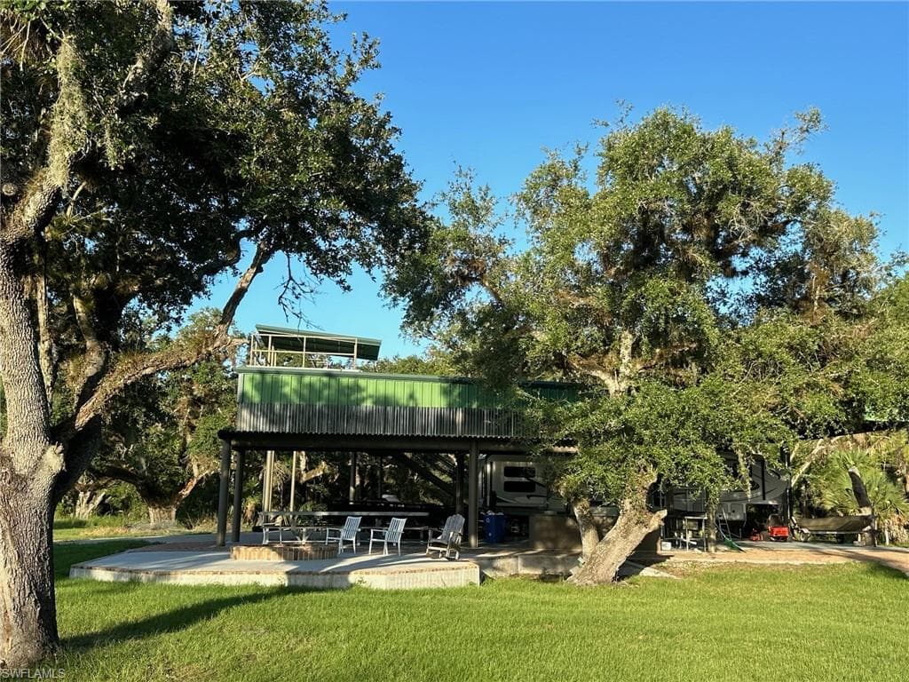 1069 Secretariat DR LABELLE, FL 33935