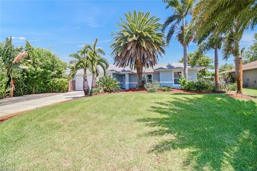 8116 Sandpiper RD FORT MYERS, FL 33967