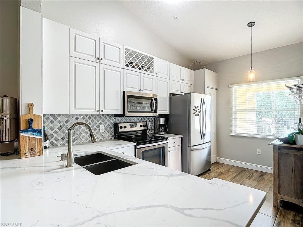 6615 Huntington Lakes CIR 201 NAPLES, FL 34119