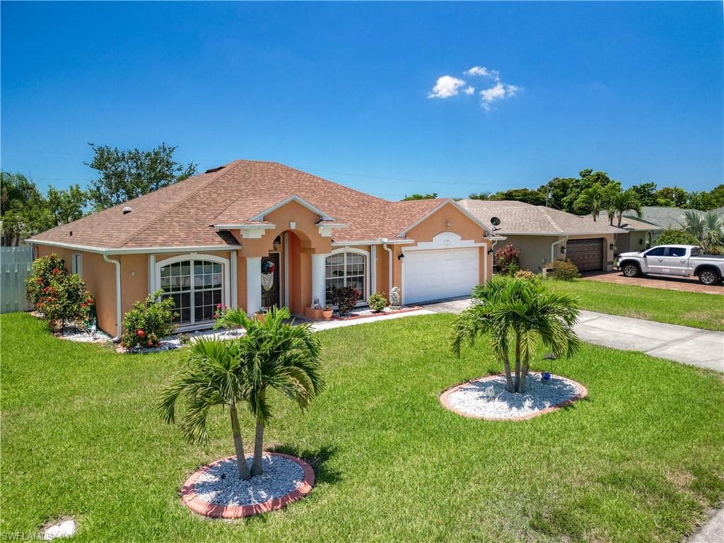 404 29th TER CAPE CORAL, FL 33904