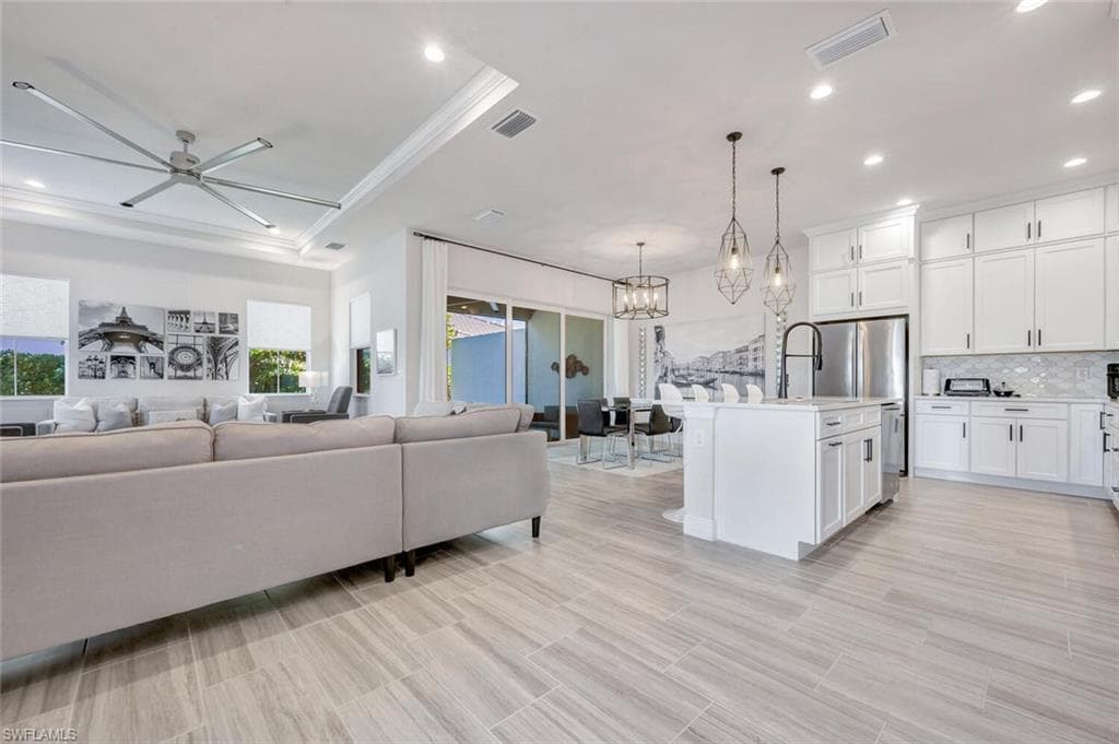 8958 Saint Lucia DR NAPLES, FL 34114