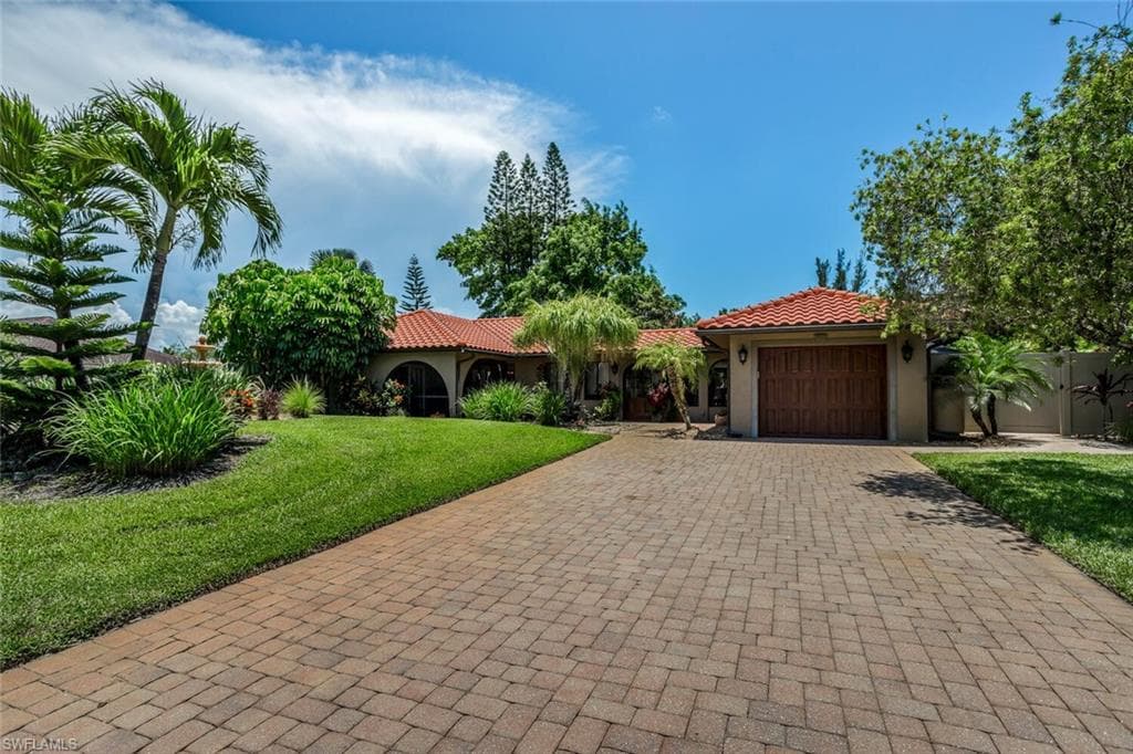 12305 Avida LN