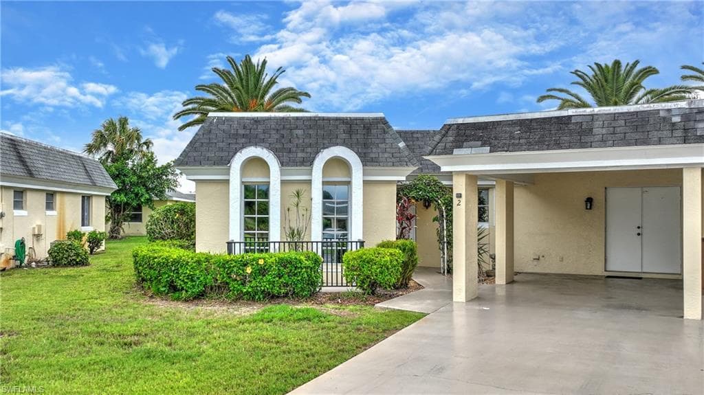 2 Regency CT LEHIGH ACRES, FL 33936
