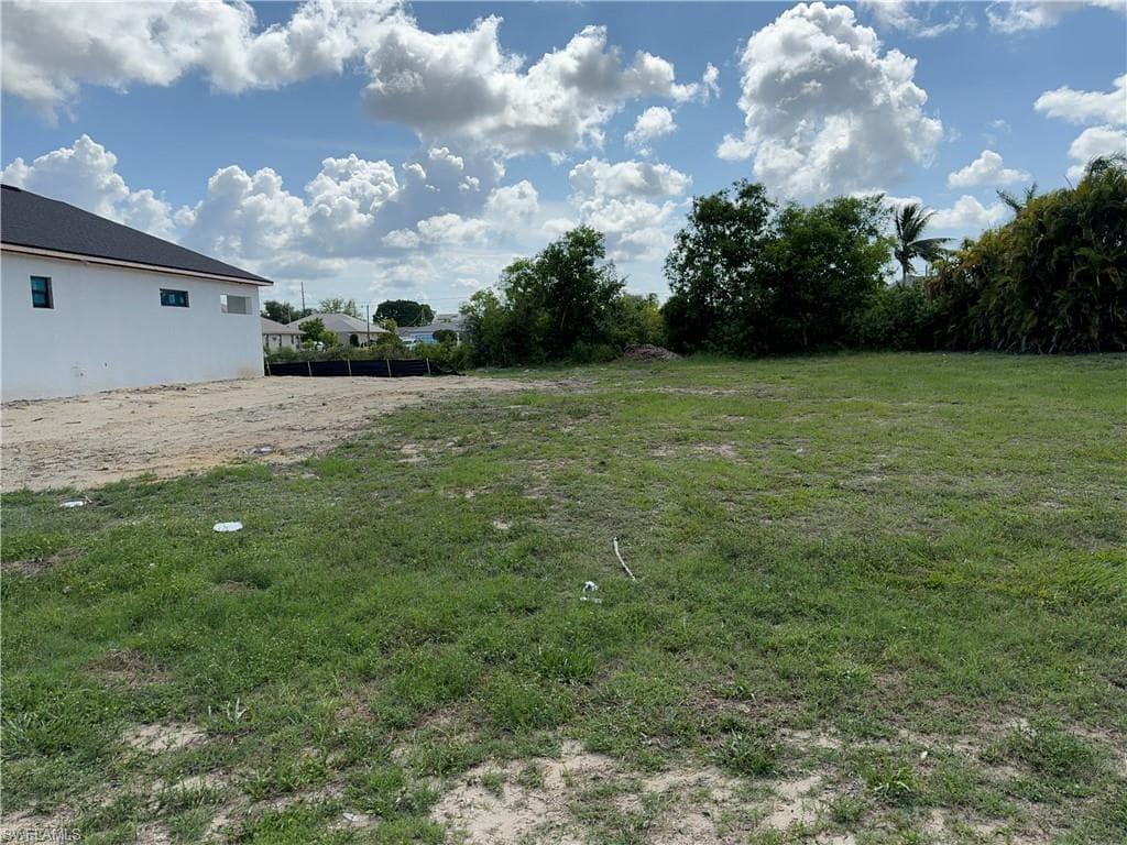 124 SE 2nd AVE CAPE CORAL, FL 33990