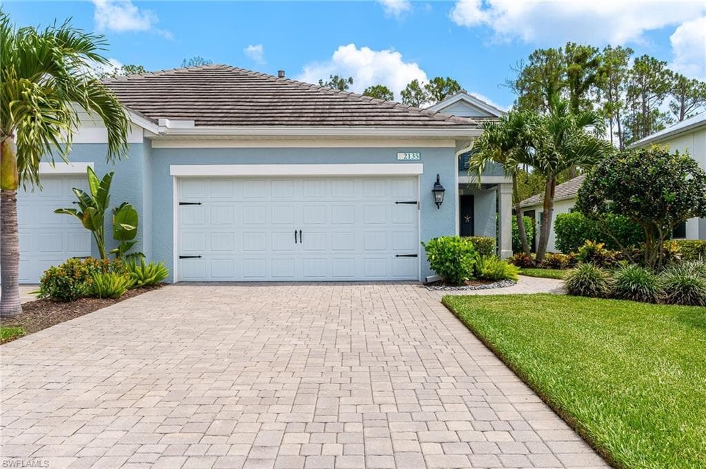 2135 Marquesa CIR NAPLES, FL 34112