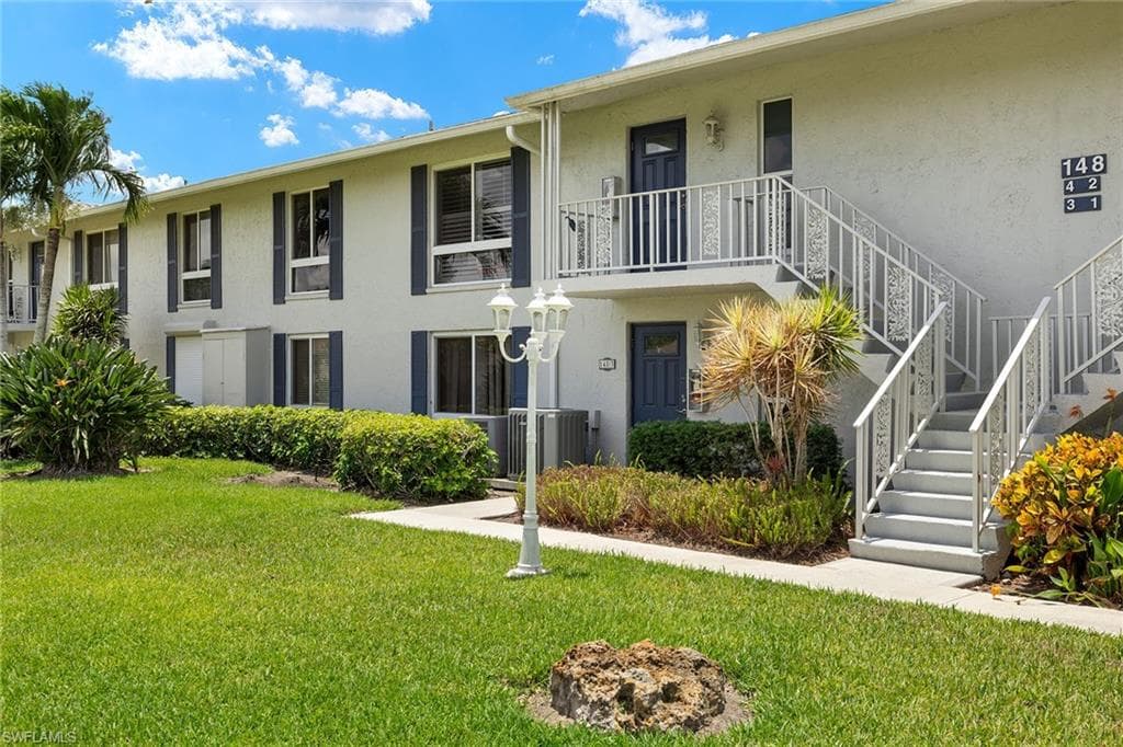 148 Penny LN 953 NAPLES, FL 34112