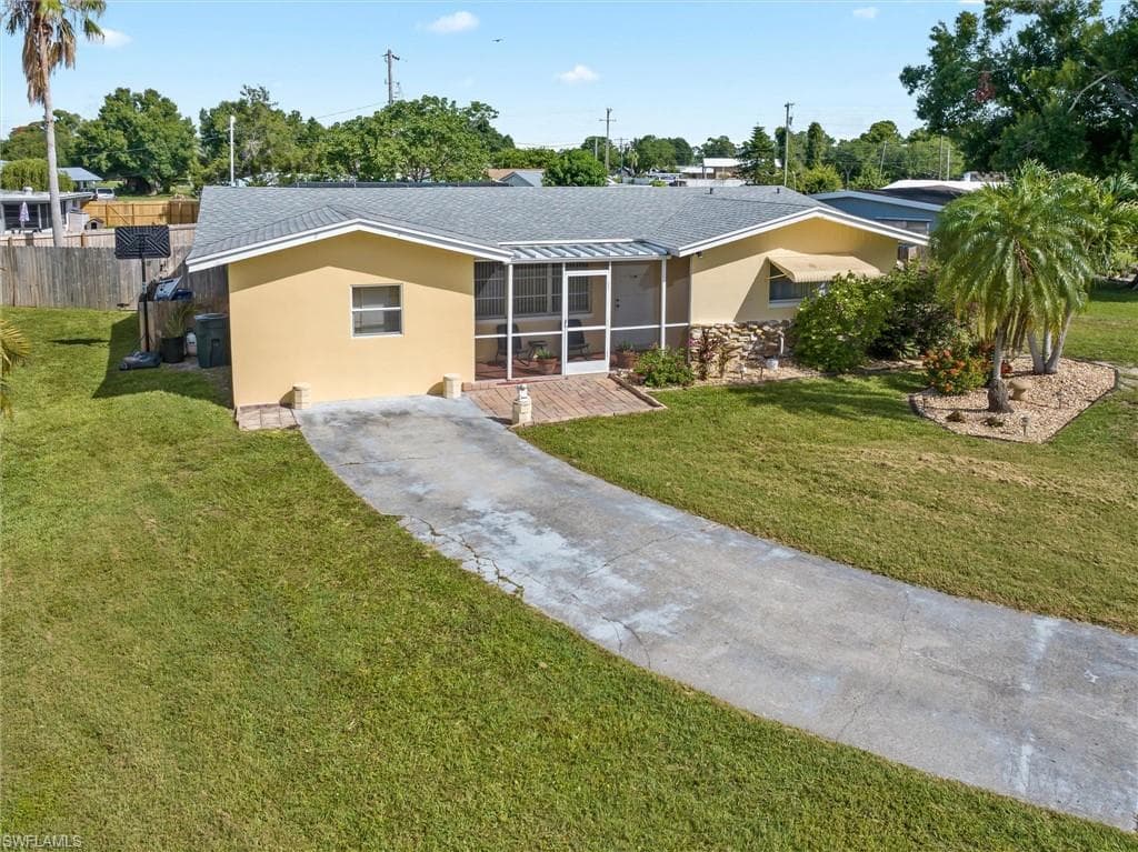 1365 Washington DR NORTH FORT MYERS, FL 33917