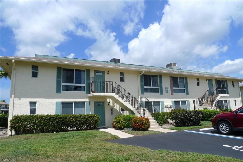 105 Harrison RD 3 NAPLES, FL 34112