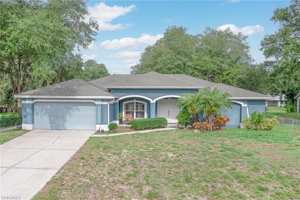 1813 Jackson AVE LEHIGH ACRES, FL 33972