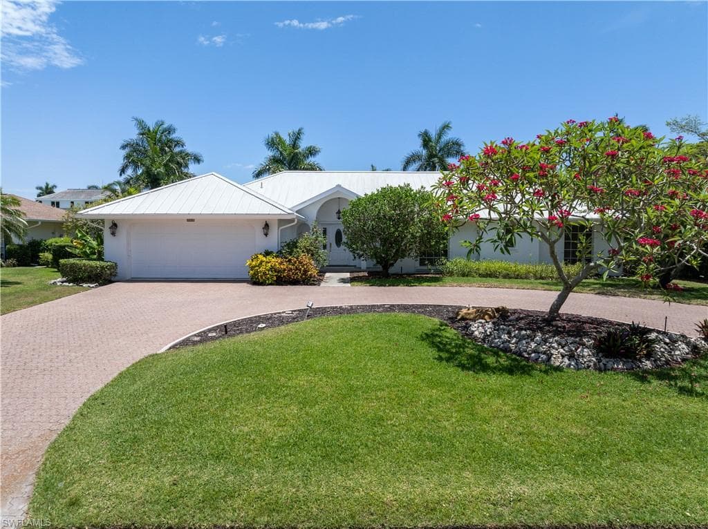 626 Regatta RD NAPLES, FL 34103