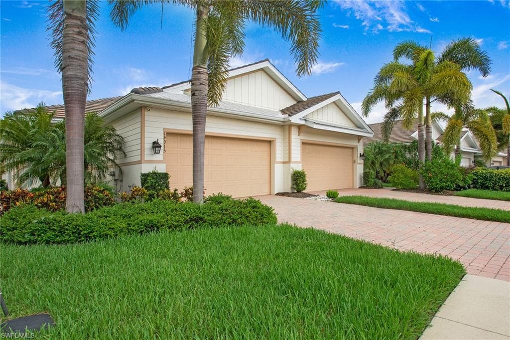 14915 Edgewater CIR NAPLES, FL 34114