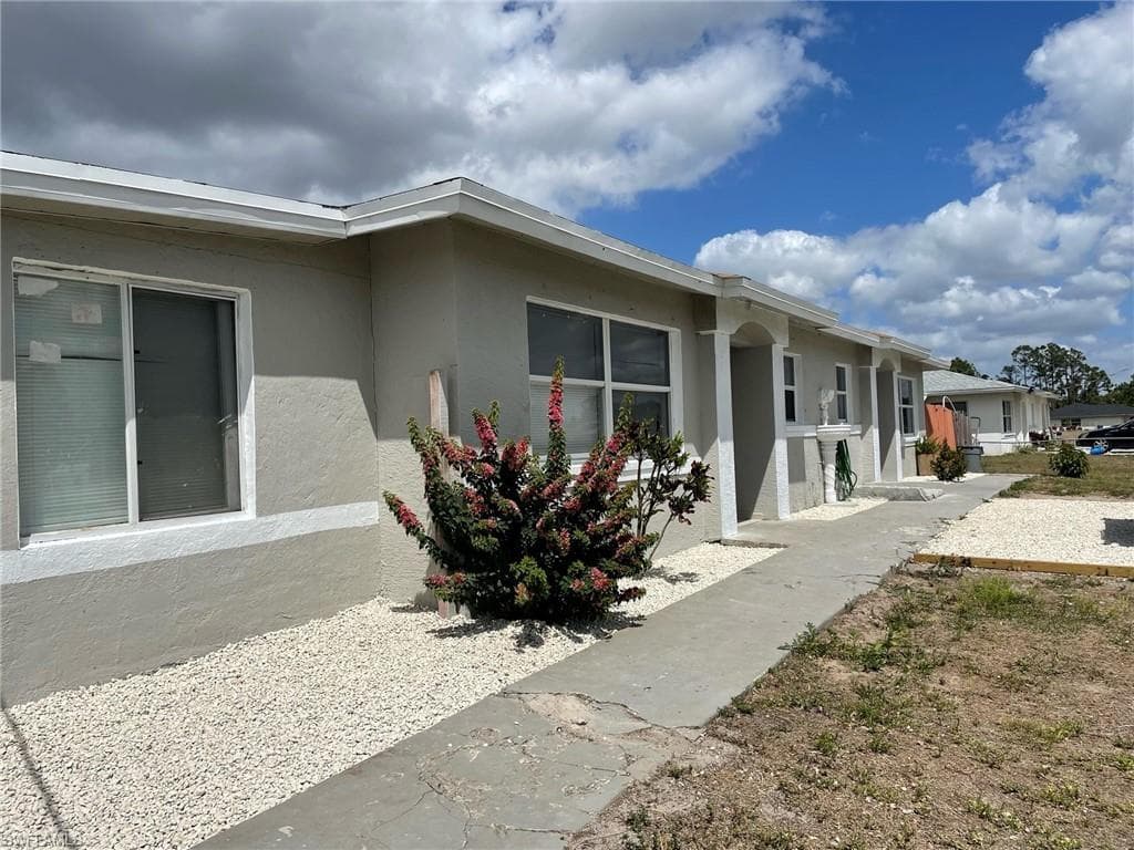 1248 Columbus BLVD A FORT MYERS, FL 33913