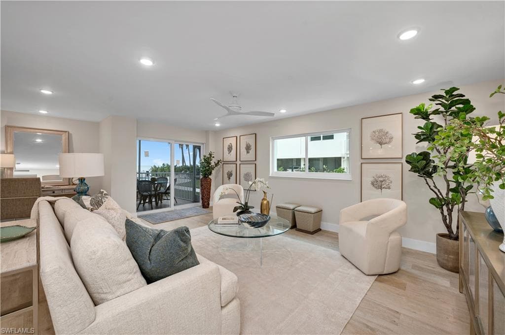 1919 Gulf Shore BLVD N 103 NAPLES, FL 34102