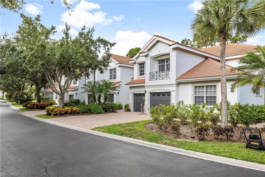2288 Ashton Oaks LN 203 NAPLES, FL 34109