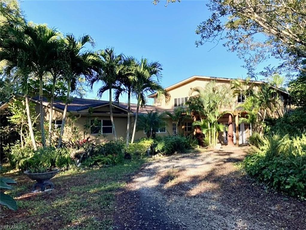 11301 Longfellow LN BONITA SPRINGS, FL 34135