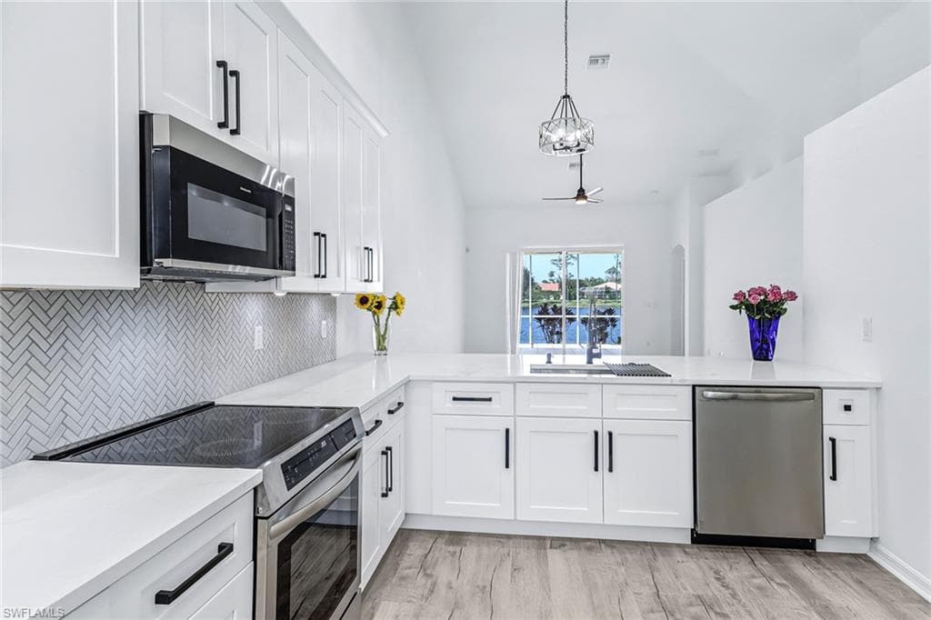 7817 Berkshire Pines DR NAPLES, FL 34104