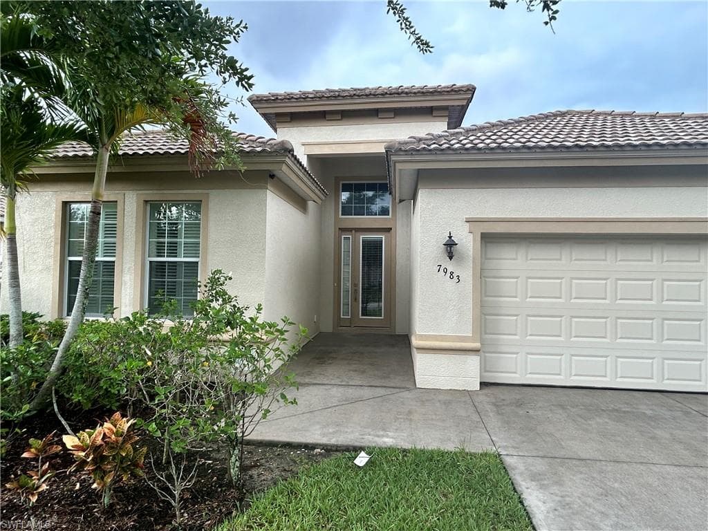 7983 Princeton DR NAPLES, FL 34104