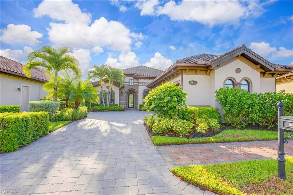 6818 Canwick Cove CIR NAPLES, FL 34113