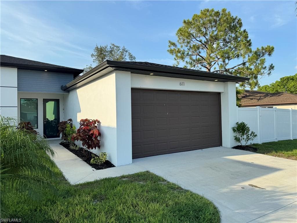 609-611 SE 4th TER #611 CAPE CORAL, FL 33990