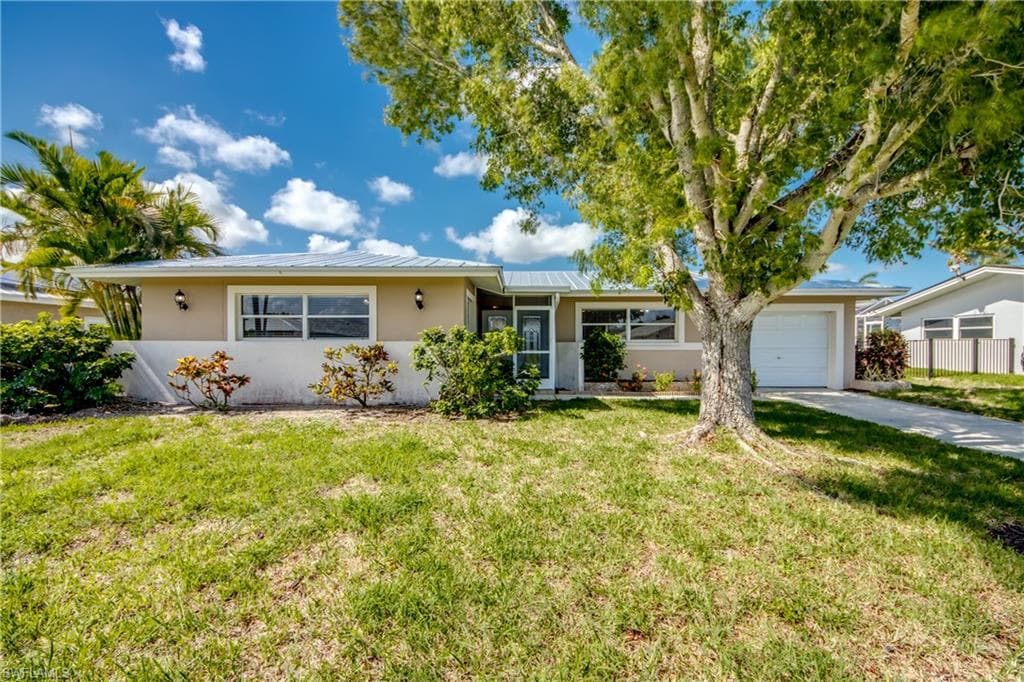 138 SW 53rd ST CAPE CORAL, FL 33914