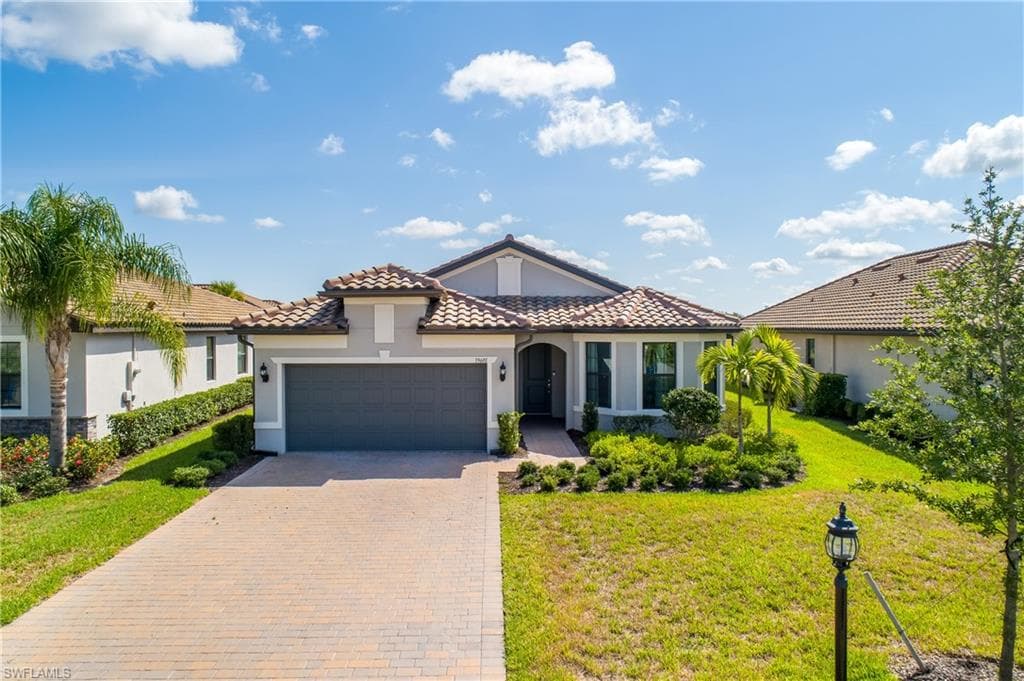 19601 Utopia LN ESTERO, FL 33928