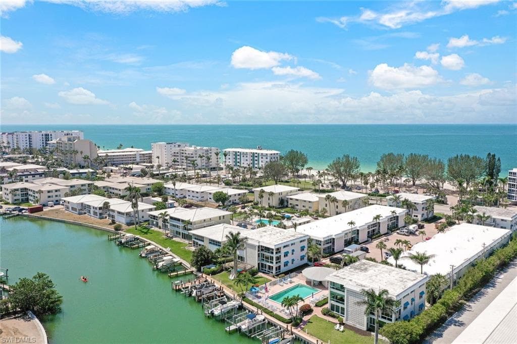 2100 Gulf Shore BLVD N 215 NAPLES, FL 34102