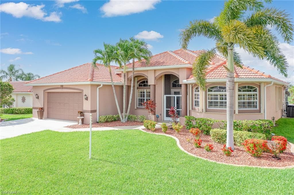 320 Kamal PKWY CAPE CORAL, FL 33904