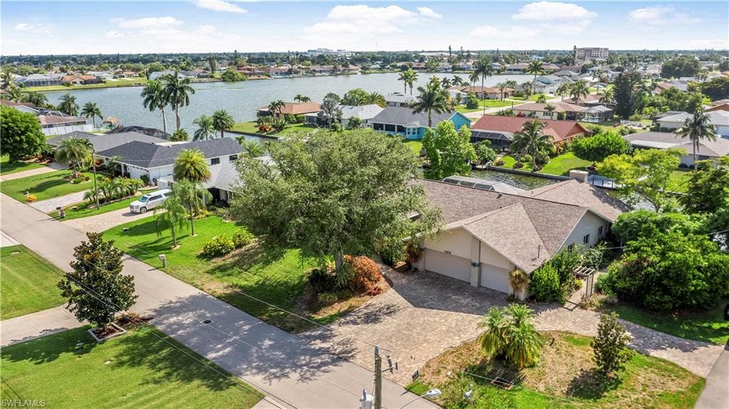 204 SE 20th PL CAPE CORAL, FL 33990