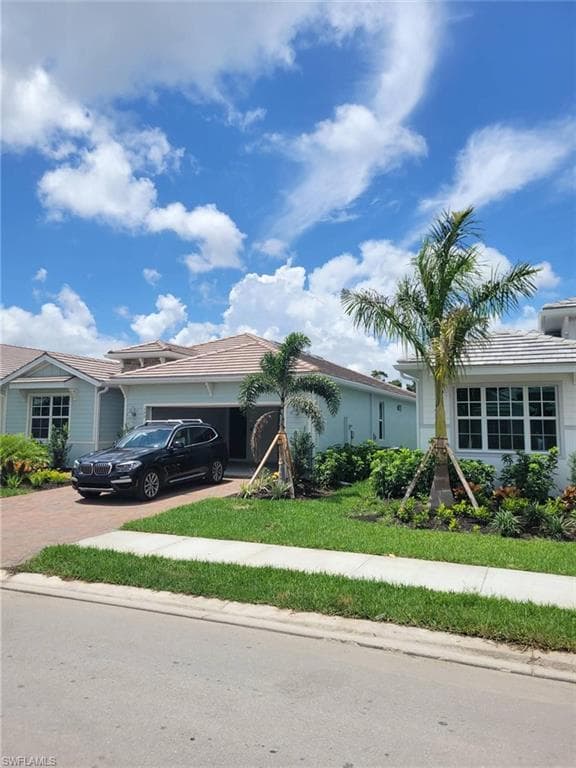 391 Grace Bay LN NAPLES, FL 34114