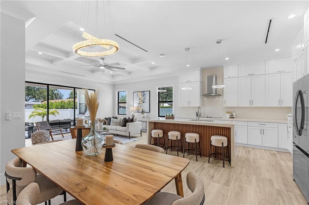 689 101ST AVE N NAPLES, FL 34108