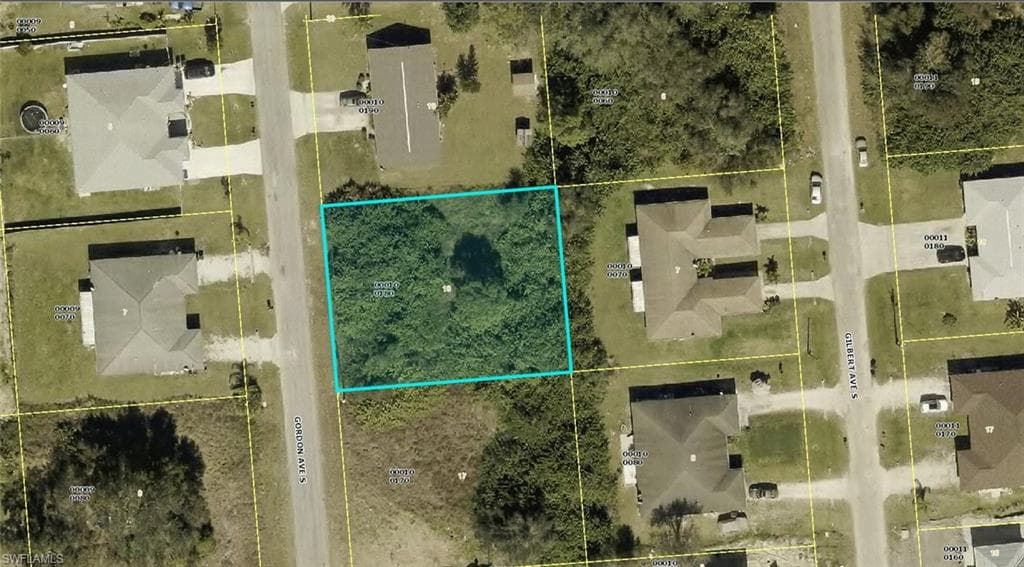 325 & 327 Gordon AVE S LEHIGH ACRES, FL 33973