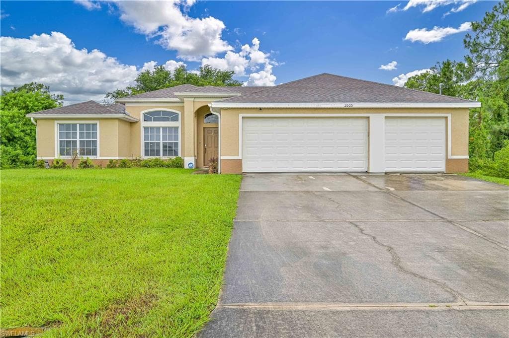 2505 34th ST SW LEHIGH ACRES, FL 33976
