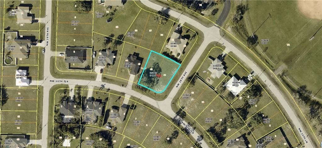 1801 10th TER CAPE CORAL, FL 33993