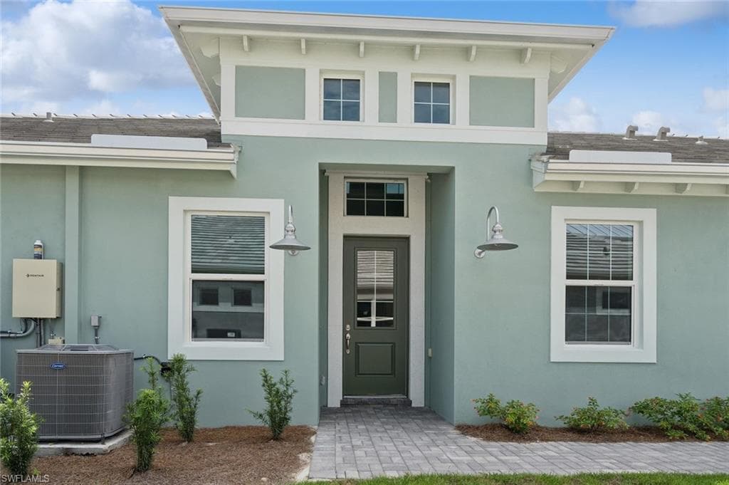 8789 Yucatan CT NAPLES, FL 34112