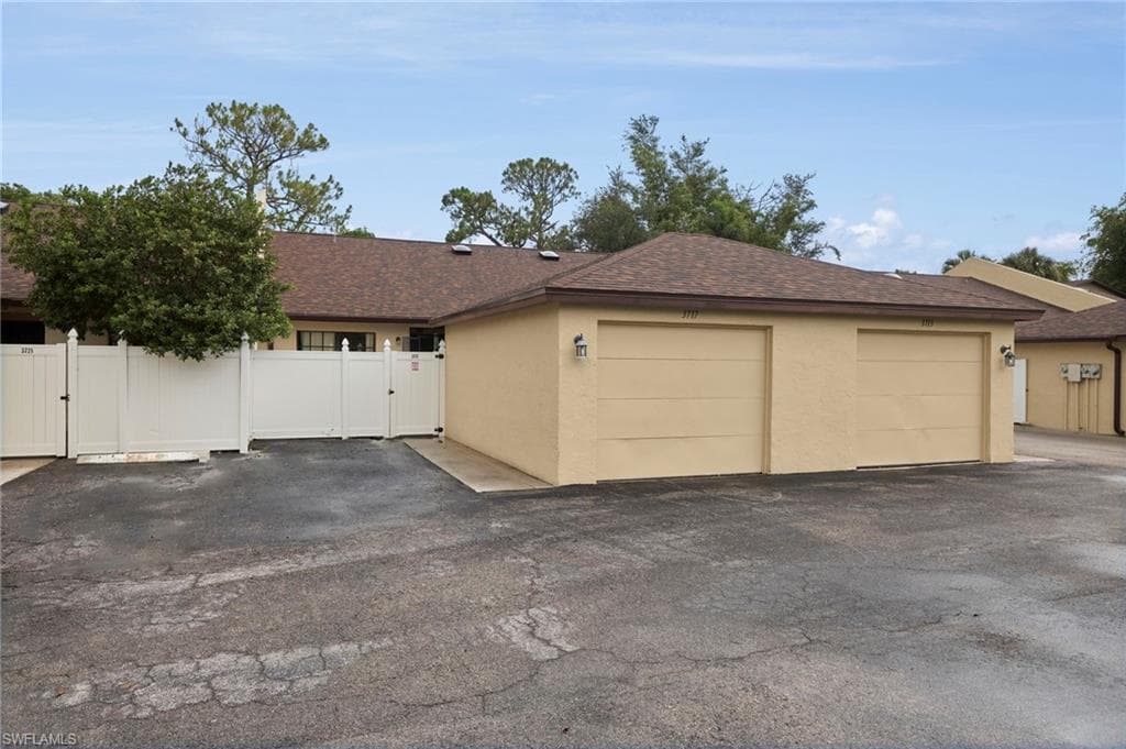 3717 Springwood DR 3717 NAPLES, FL 34104