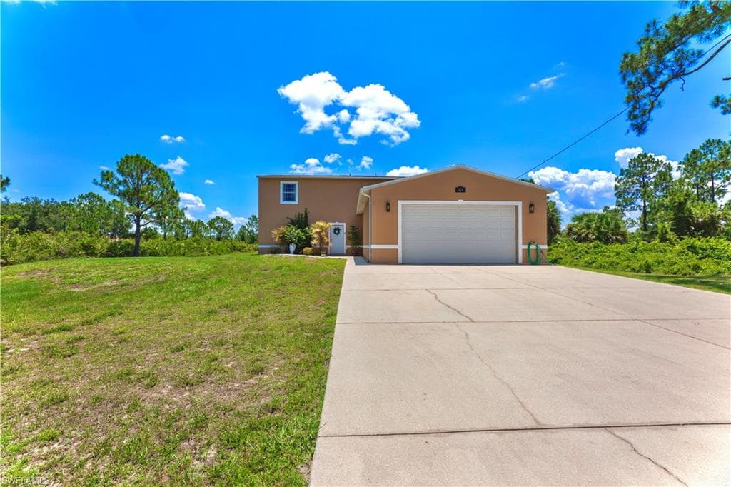 414 Leroy AVE LEHIGH ACRES, FL 33972