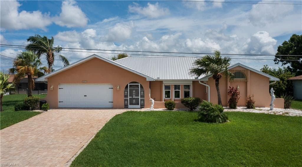 907 SE 17th ST CAPE CORAL, FL 33990