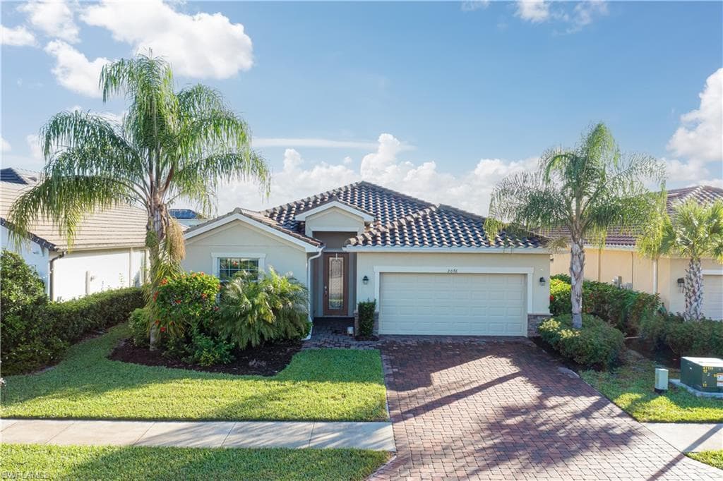 2076 Hamlin ST NAPLES, FL 34120