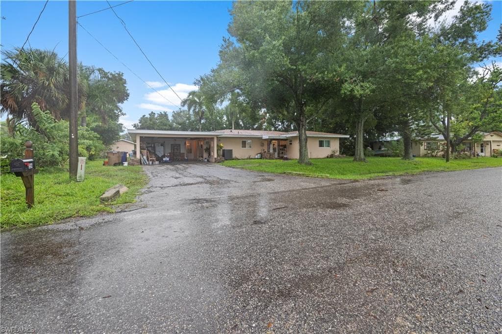 156 Circle DR FORT MYERS, FL 33905