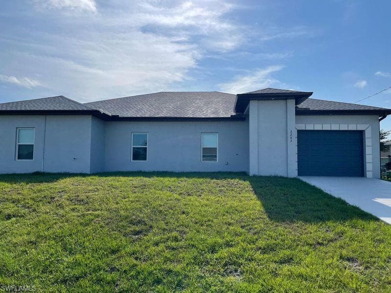 2203 Kenneth AVE S LEHIGH ACRES, FL 33973