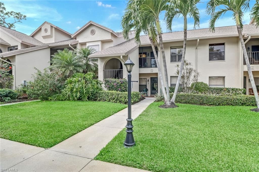 192 Fox Glen DR 2-192 NAPLES, FL 34104