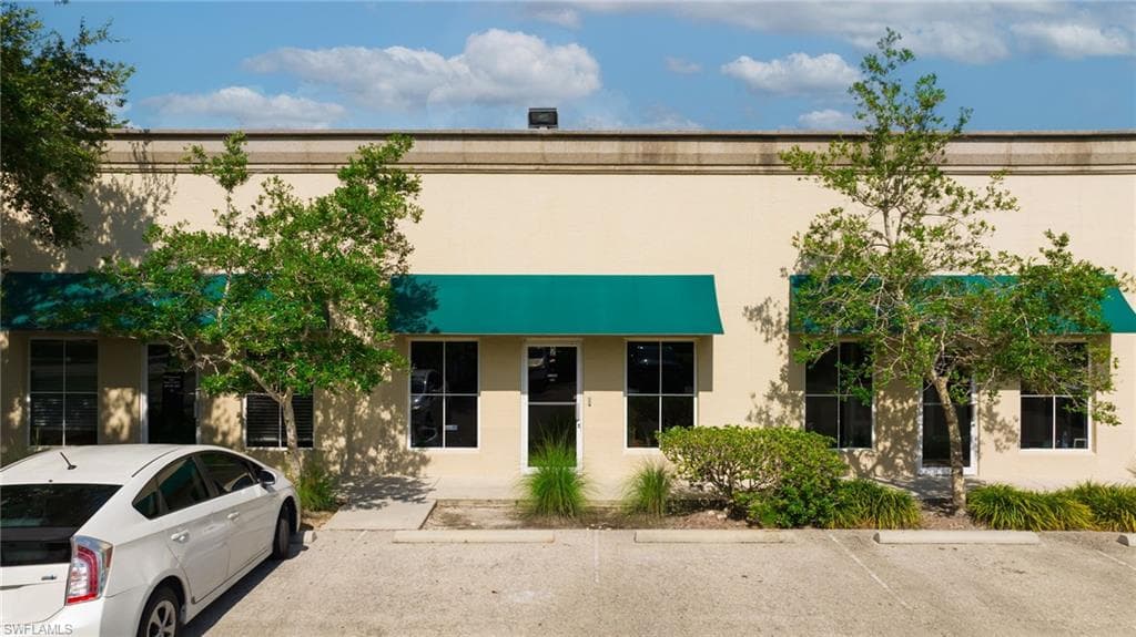 1076 Business LN 2 NAPLES, FL 34110