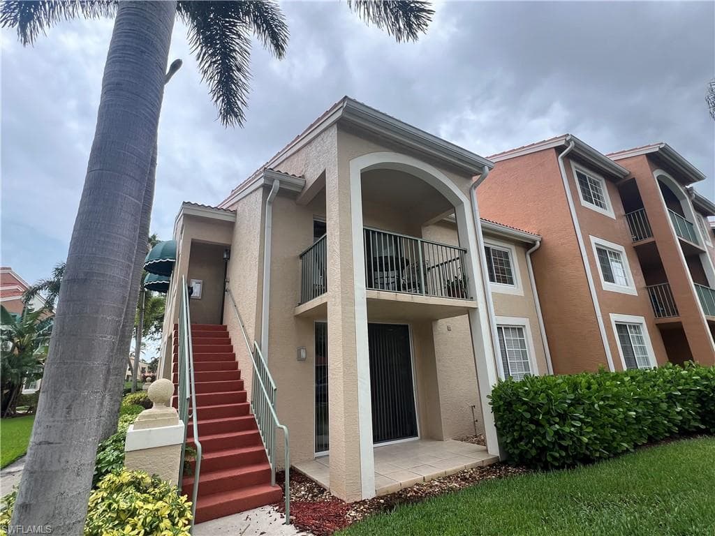 1265 Wildwood Lakes BLVD 201 NAPLES, FL 34104