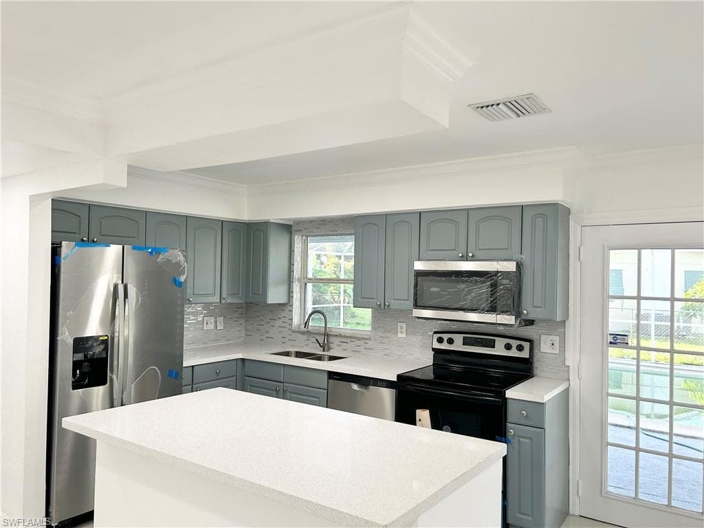 409 E Penn RD LEHIGH ACRES, FL 33936